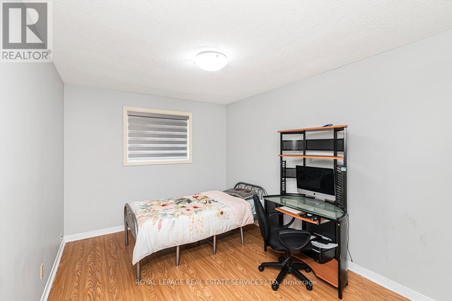












86 OLD HURON COURT

,
Kitchener,




Ontario
N2R1L7

