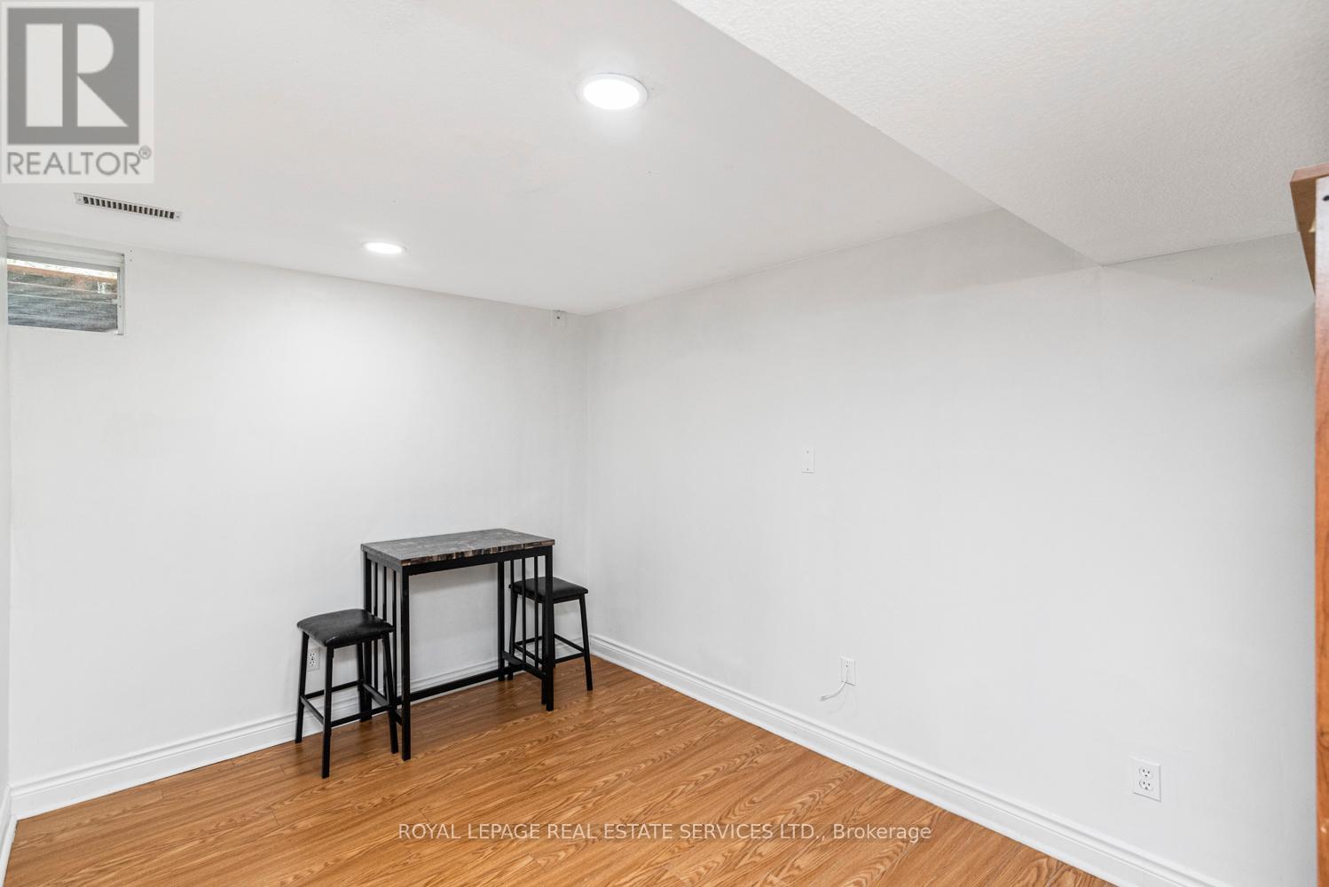 












86 OLD HURON COURT

,
Kitchener,




Ontario
N2R1L7

