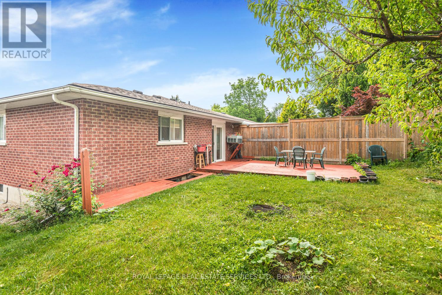 












86 OLD HURON COURT

,
Kitchener,




Ontario
N2R1L7

