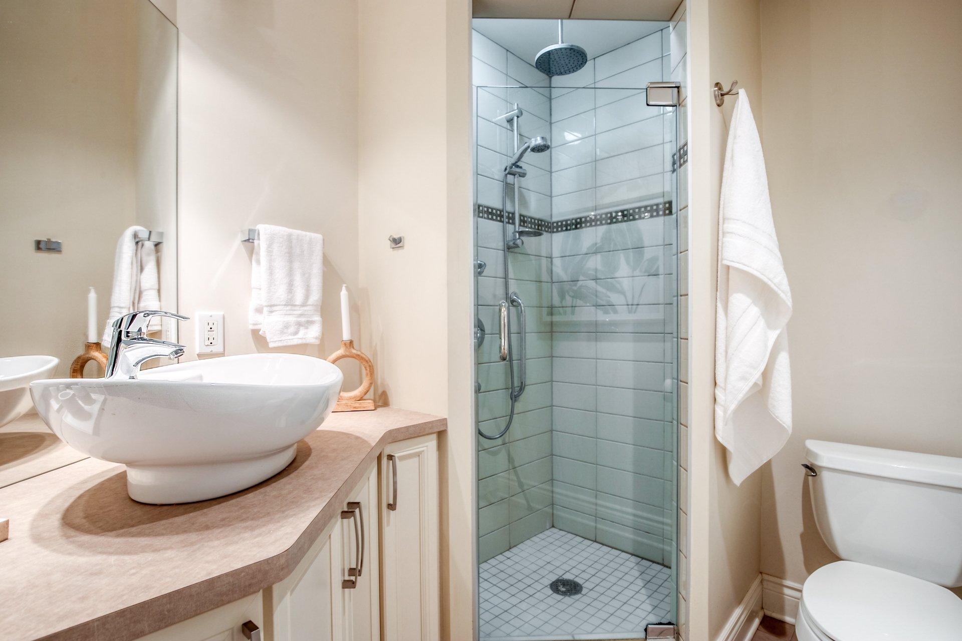 









323


Boul. Clairevue E.

, 3202,
Saint-Bruno-de-Montarville,




QC
J3V0B2

