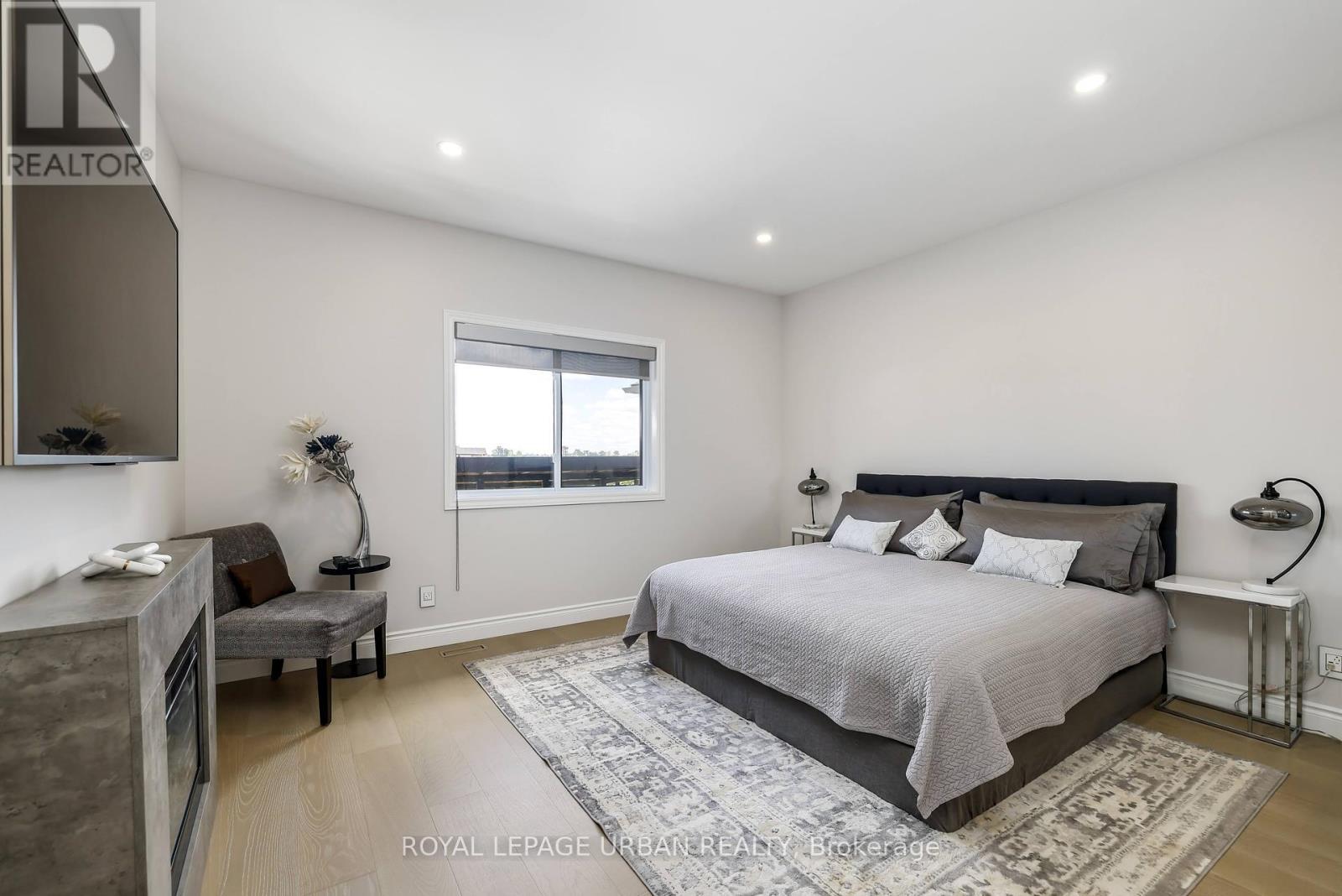 












6 RAYCROFT DRIVE

,
Belleville,




Ontario
K8N0R4

