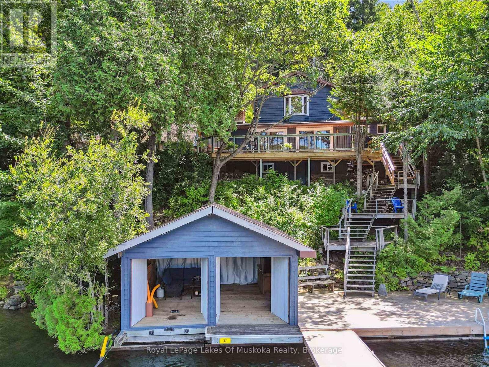 












1345 SINCLAIR TRAIL

,
Algonquin Highlands (Sherborne),




Ontario
P0A1E0

