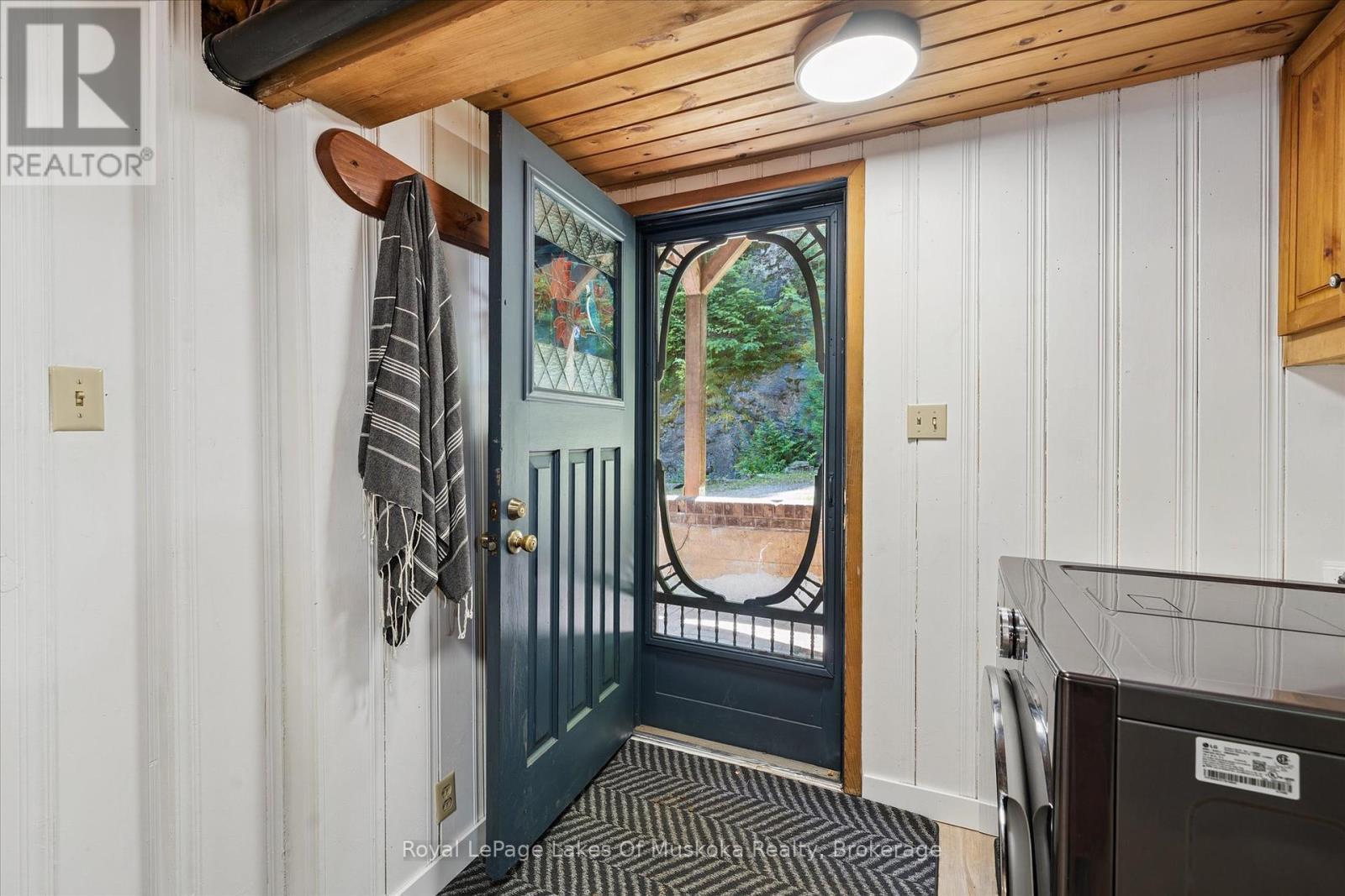 












1345 SINCLAIR TRAIL

,
Algonquin Highlands (Sherborne),




Ontario
P0A1E0

