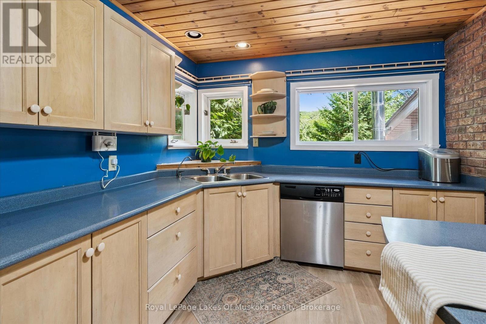 












1345 SINCLAIR TRAIL

,
Algonquin Highlands (Sherborne),




Ontario
P0A1E0

