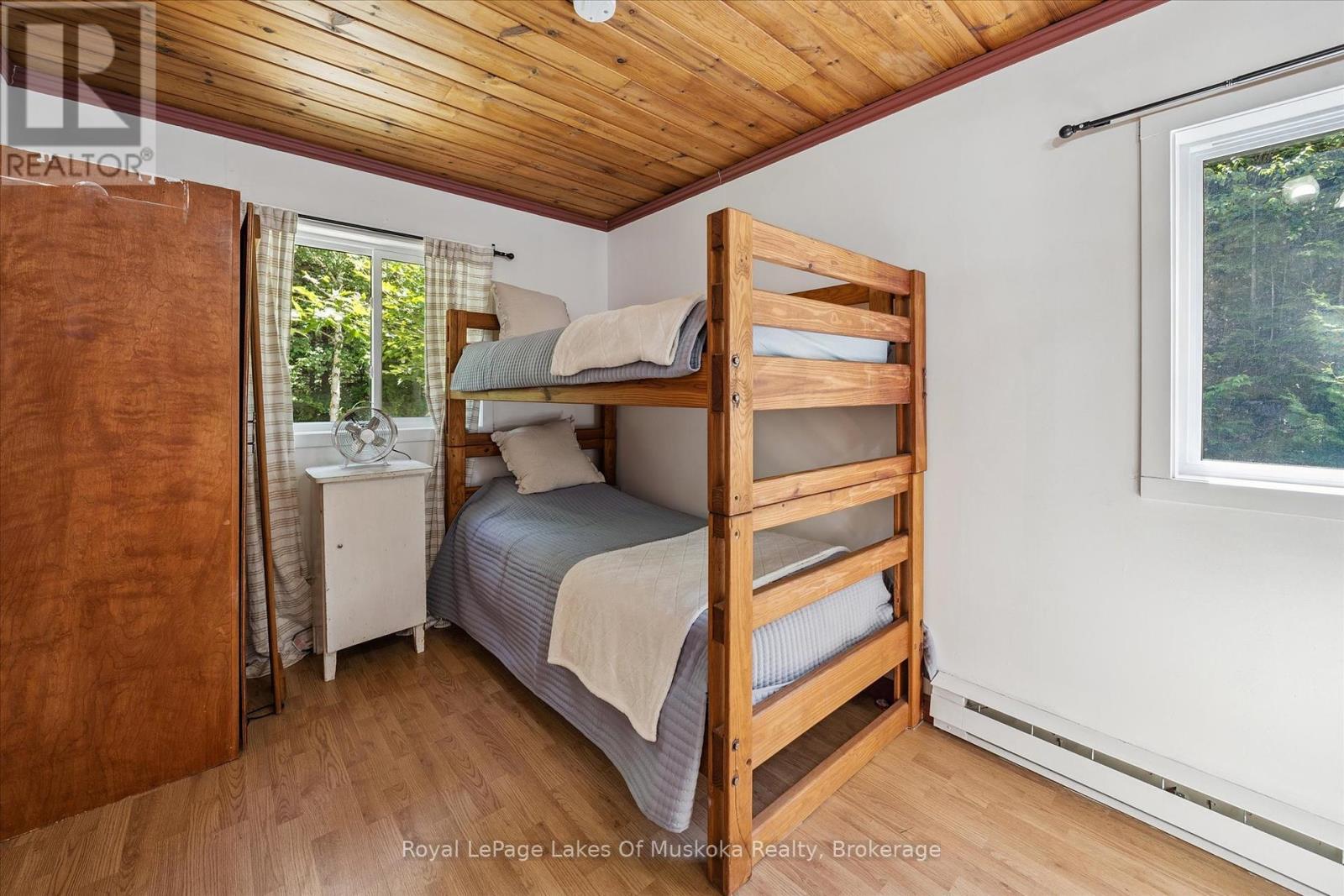 












1345 SINCLAIR TRAIL

,
Algonquin Highlands (Sherborne),




Ontario
P0A1E0

