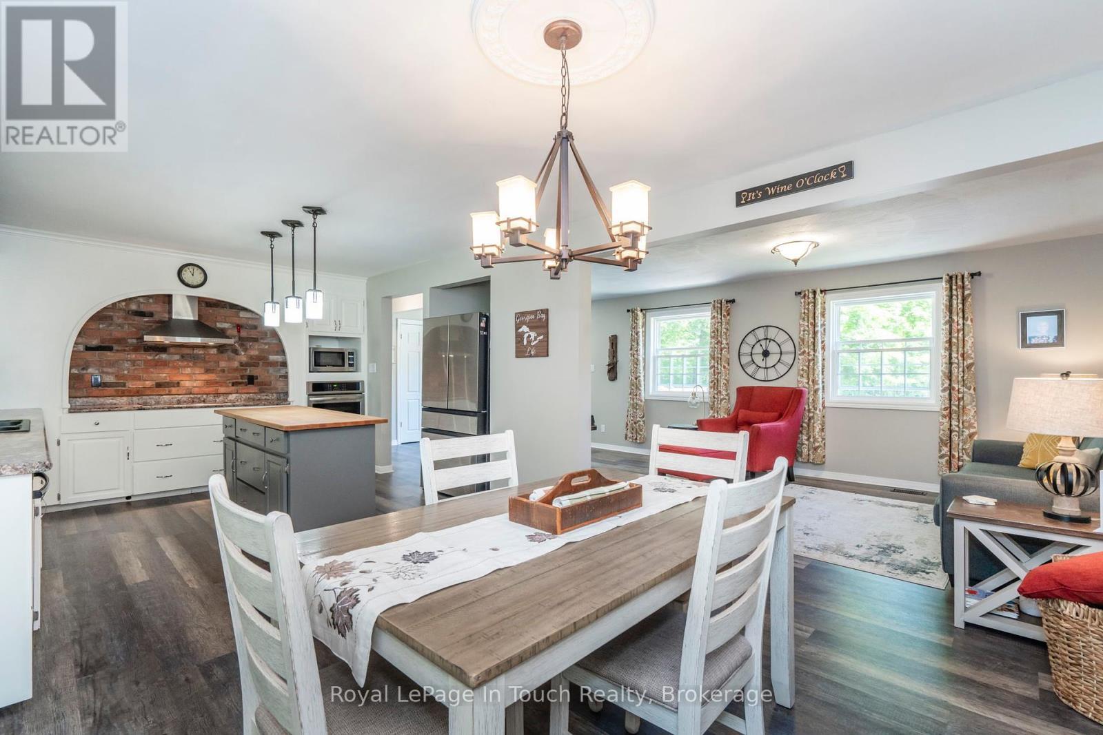 












507 LAFONTAINE ROAD E

,
Tiny,




Ontario
L9M0S3

