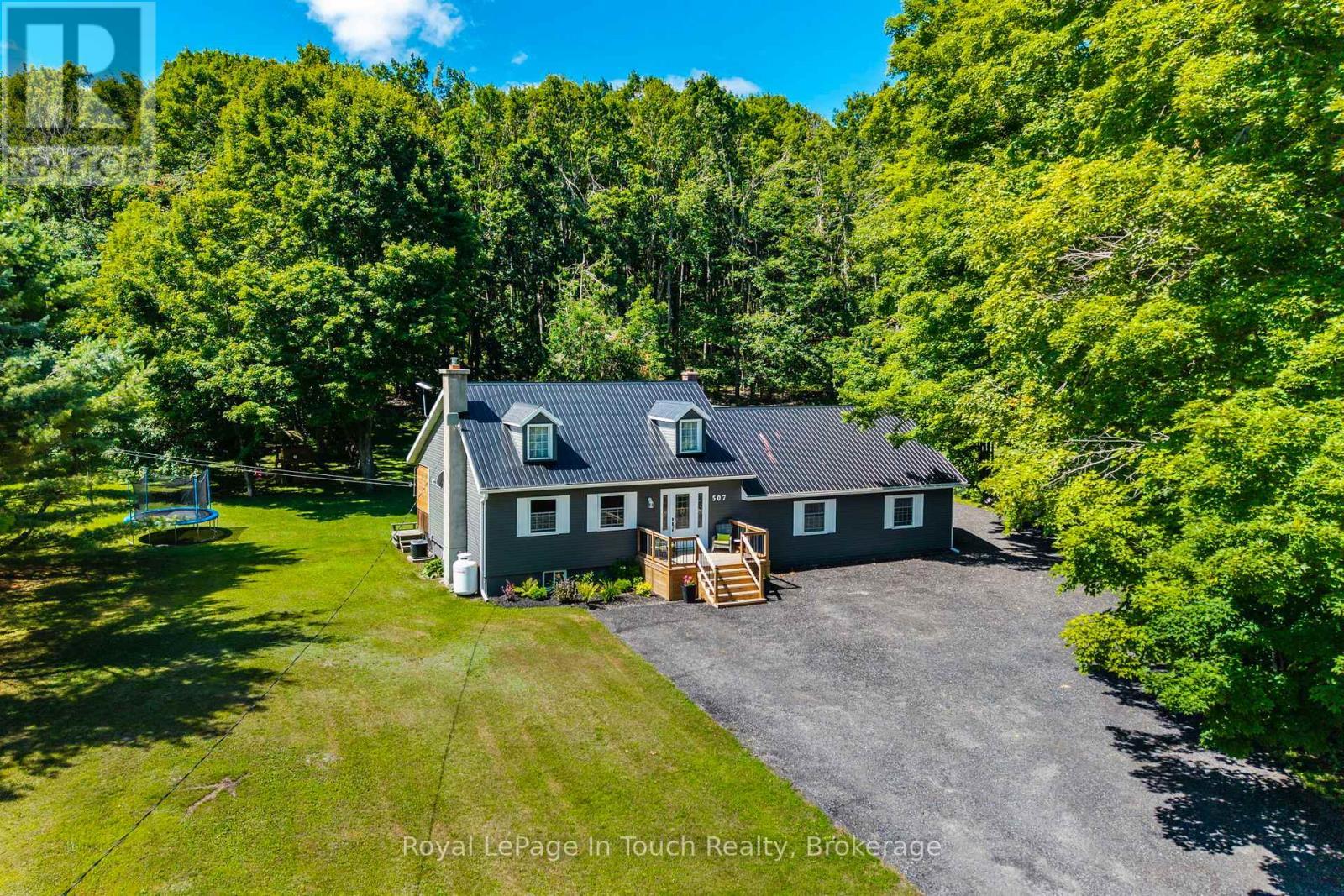 












507 LAFONTAINE ROAD E

,
Tiny,




Ontario
L9M0S3

