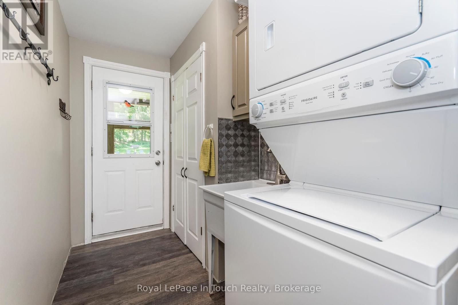












507 LAFONTAINE ROAD E

,
Tiny,




Ontario
L9M0S3

