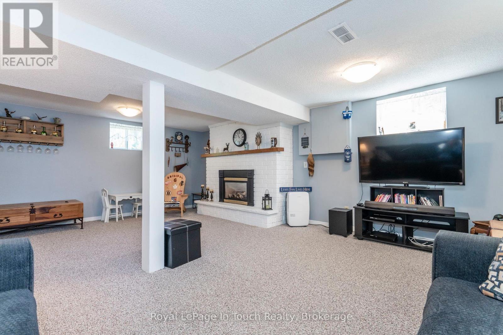 












507 LAFONTAINE ROAD E

,
Tiny,




Ontario
L9M0S3

