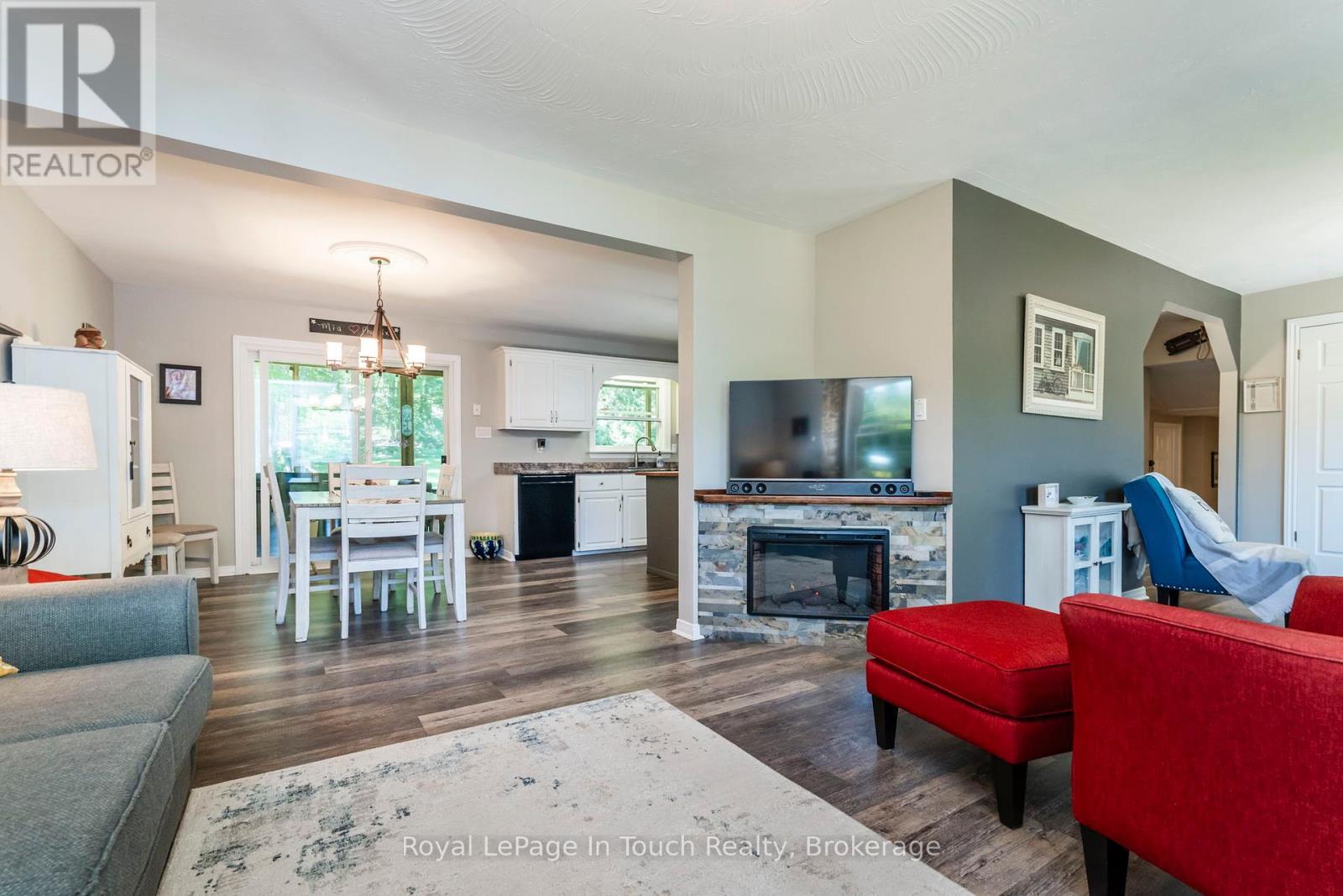 












507 LAFONTAINE ROAD E

,
Tiny,




Ontario
L9M0S3

