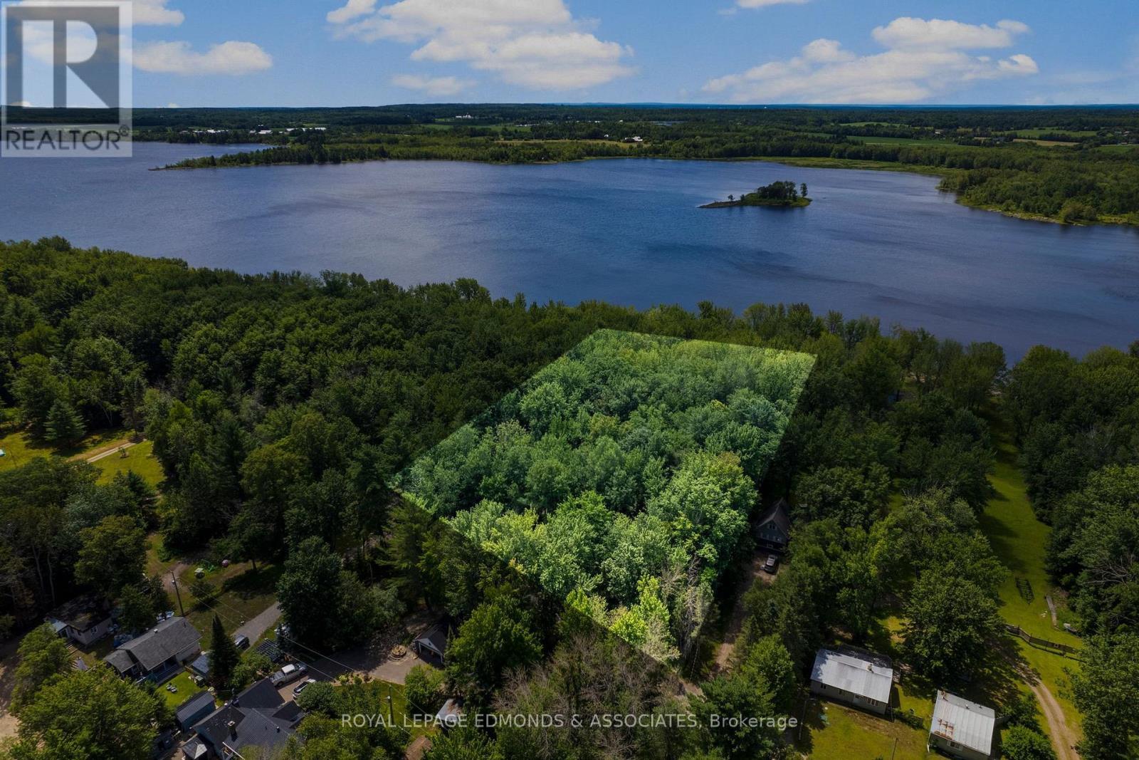 












0 SULLIVAN POINT ROAD

,
Laurentian Valley,







Ontario
K8A6W2

