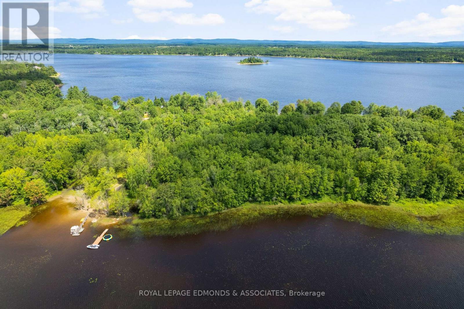 












0 SULLIVAN POINT ROAD

,
Laurentian Valley,







Ontario
K8A6W2

