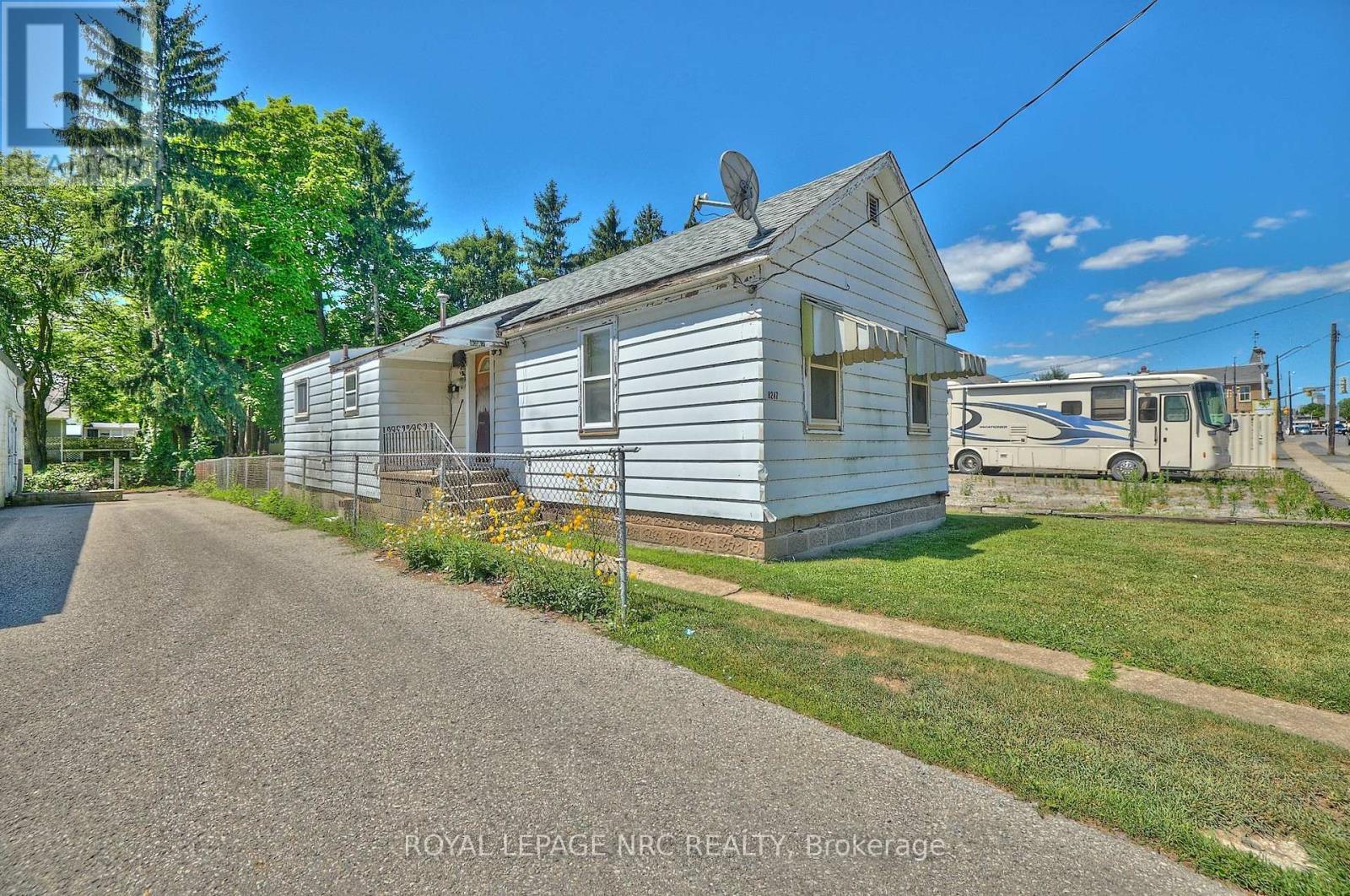 












8247 WILLOUGHBY DRIVE

,
Niagara Falls (Chippawa),




Ontario
L2G6X3

