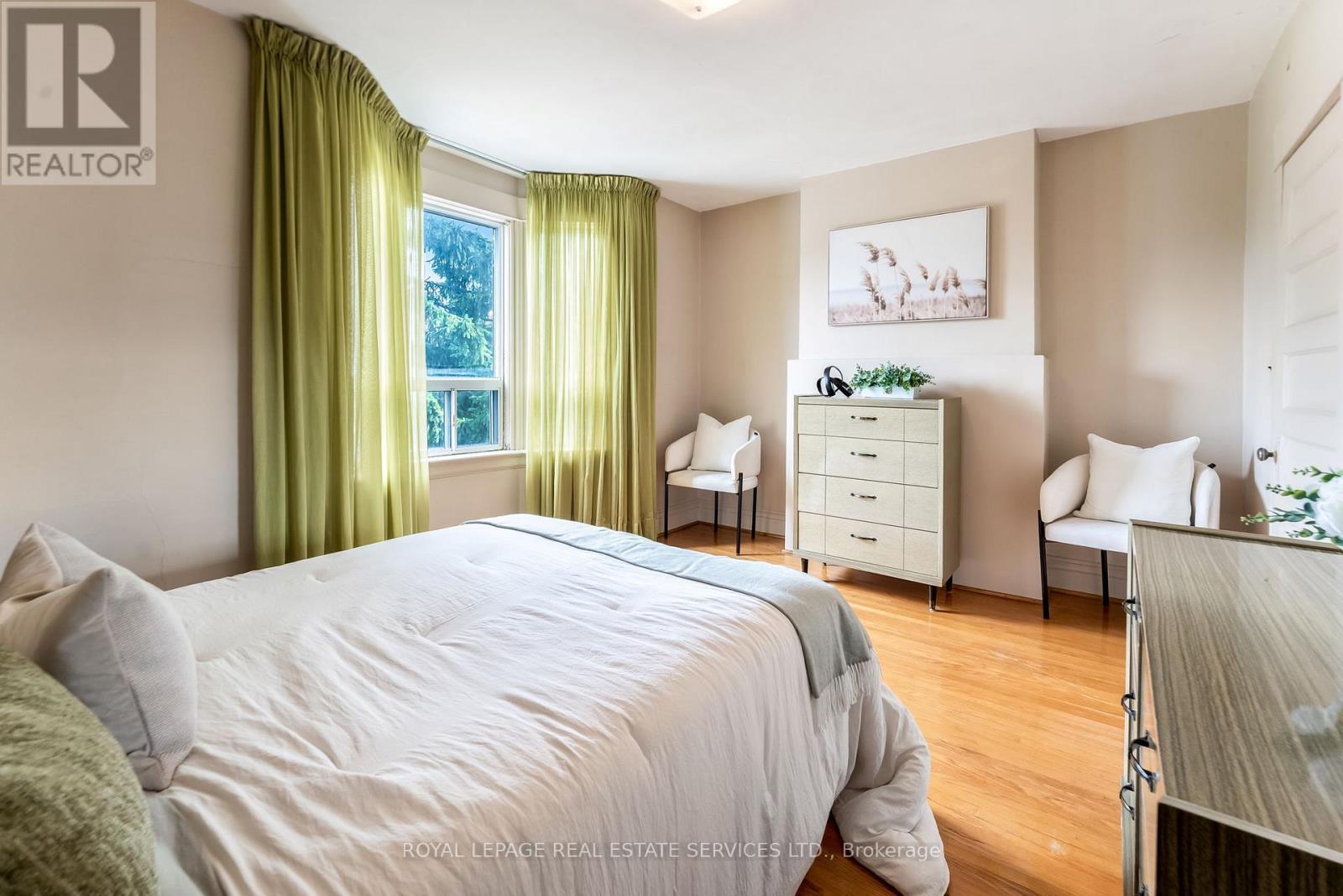 












53 EXETER STREET

,
Toronto,




Ontario
M6N1G3

