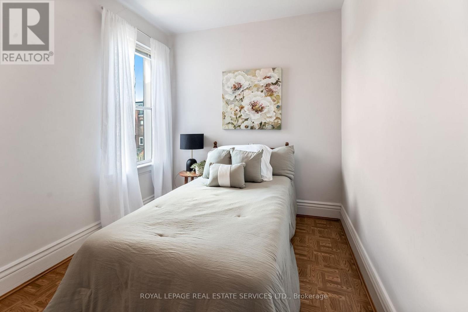 












53 EXETER STREET

,
Toronto,




Ontario
M6N1G3

