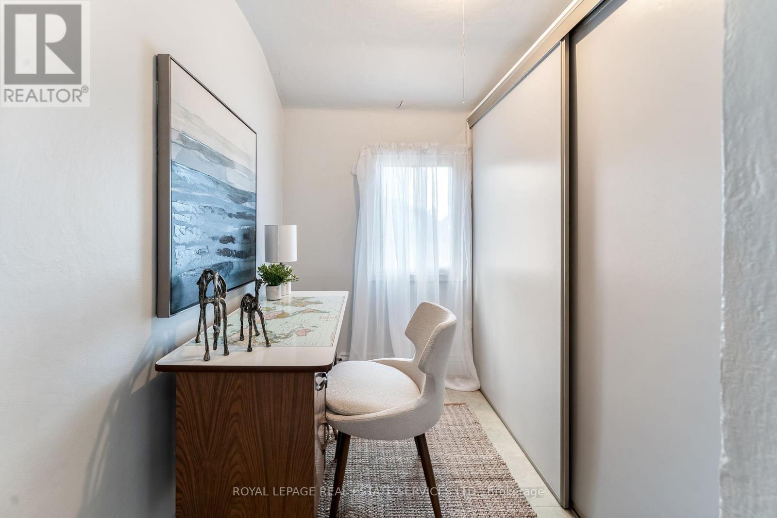 












53 EXETER STREET

,
Toronto,




Ontario
M6N1G3

