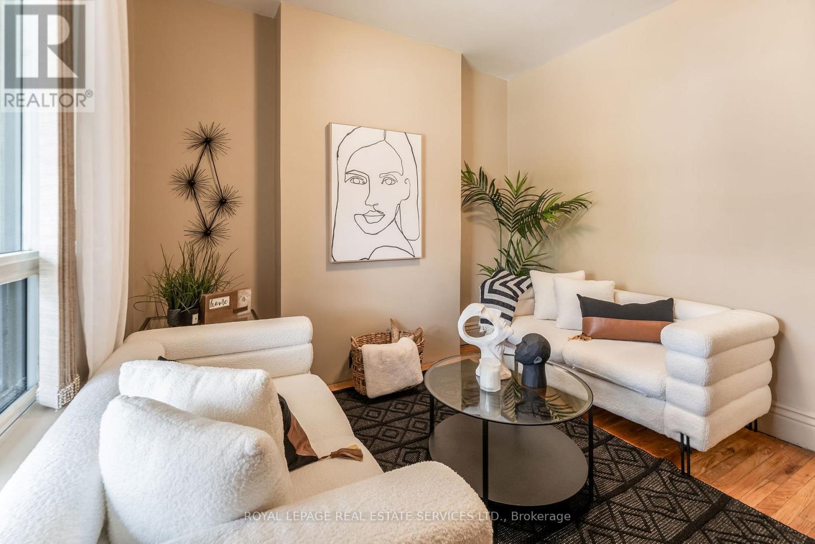 












53 EXETER STREET

,
Toronto,




Ontario
M6N1G3

