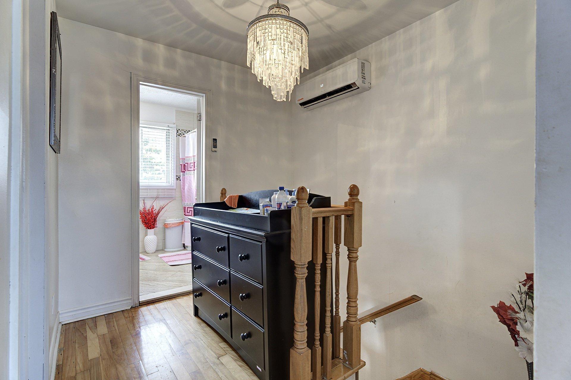 









11479


Av. Olier

,
Montréal (Montréal-Nord),




QC
H1G3P2

