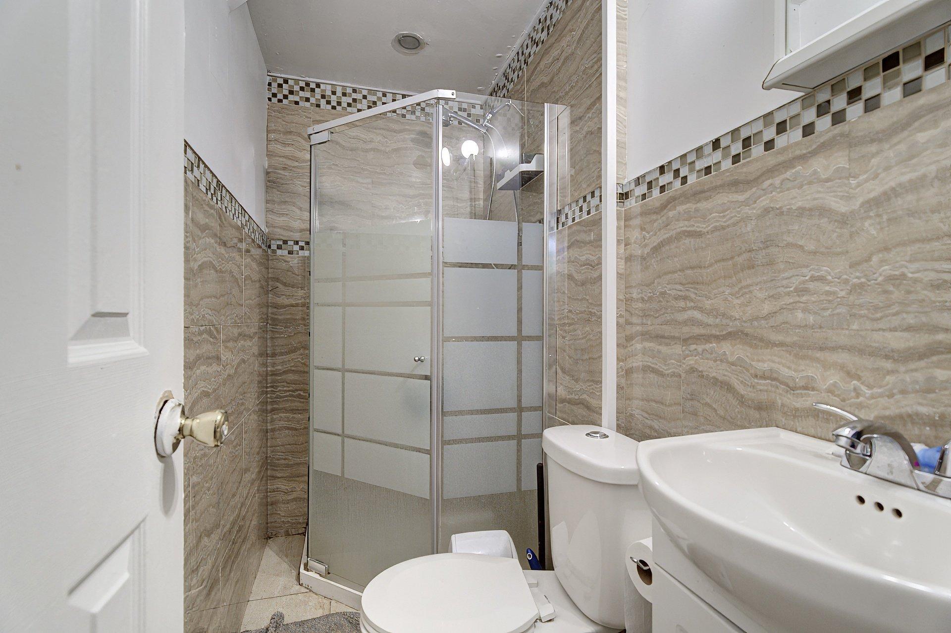 









11479


Av. Olier

,
Montréal (Montréal-Nord),




QC
H1G3P2

