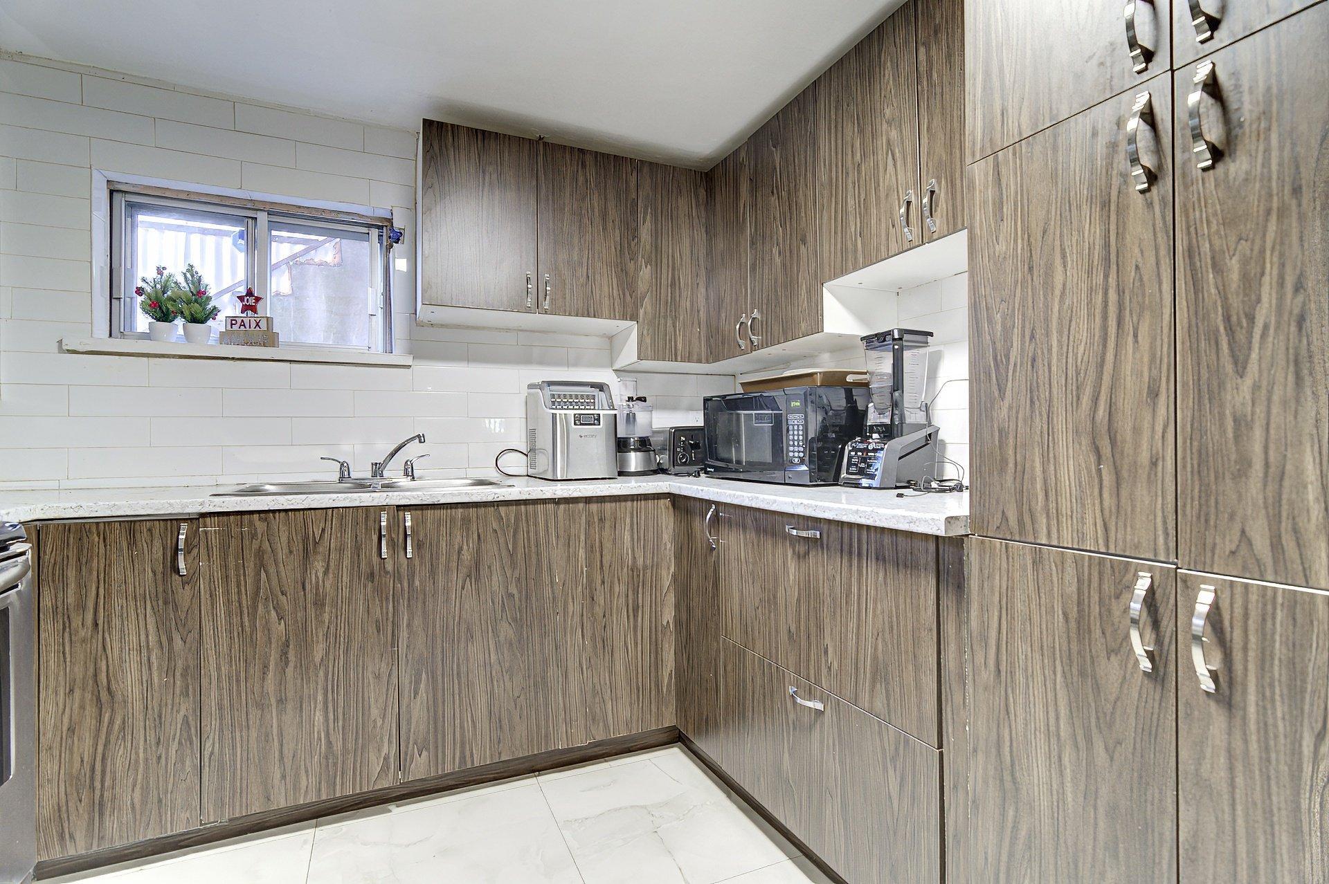









11479


Av. Olier

,
Montréal (Montréal-Nord),




QC
H1G3P2

