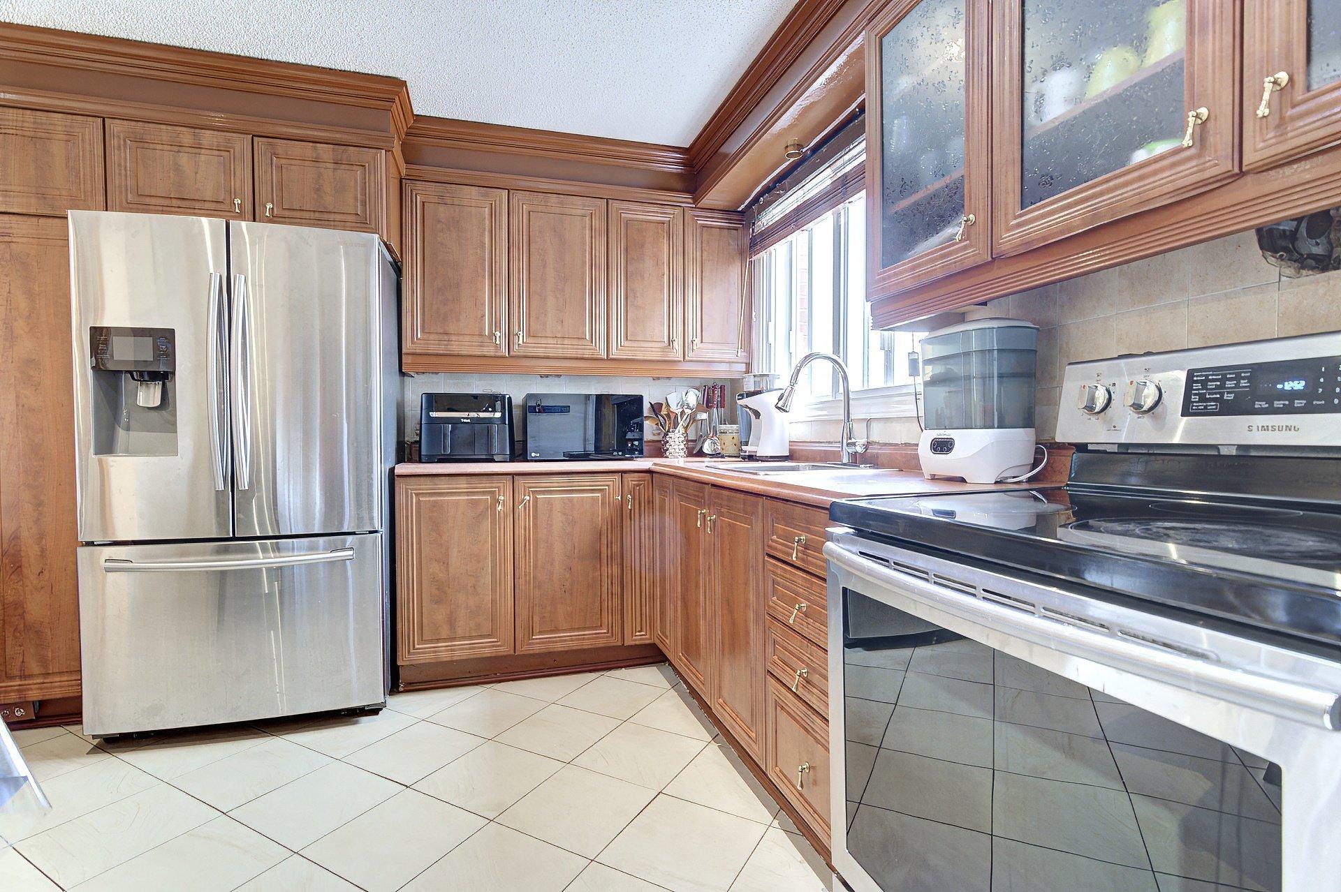 









11479


Av. Olier

,
Montréal (Montréal-Nord),




QC
H1G3P2

