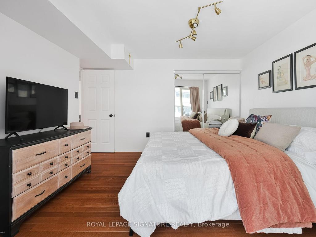 









705


King

Street West, 804,
Toronto,




ON
M5V 2W8

