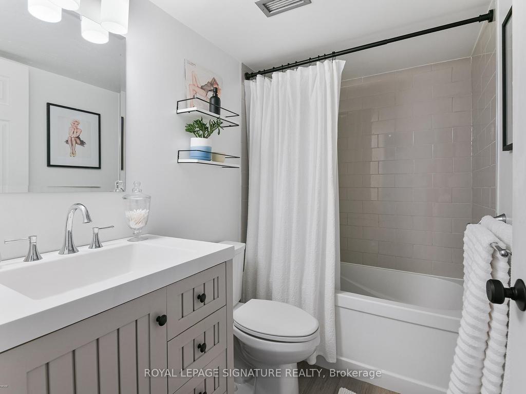 









705


King

Street West, 804,
Toronto,




ON
M5V 2W8

