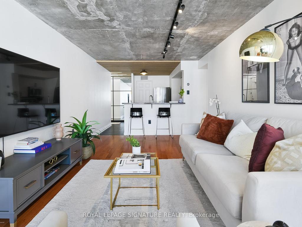 









705


King

Street West, 804,
Toronto,




ON
M5V 2W8

