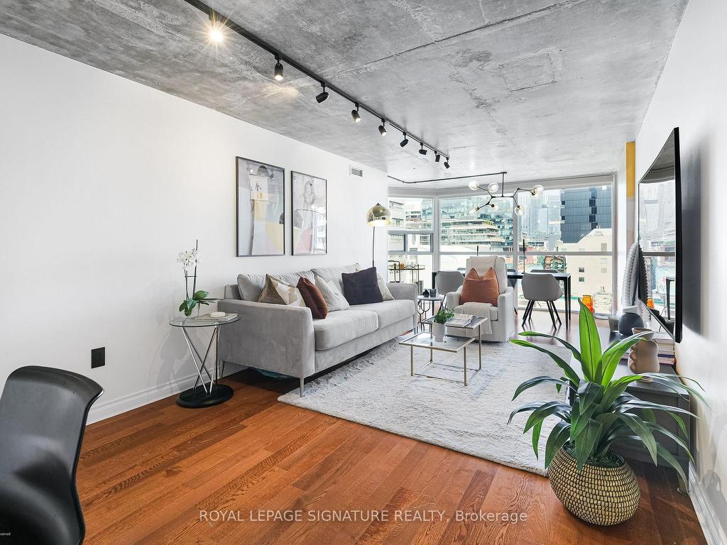 









705


King

Street West, 804,
Toronto,




ON
M5V 2W8


