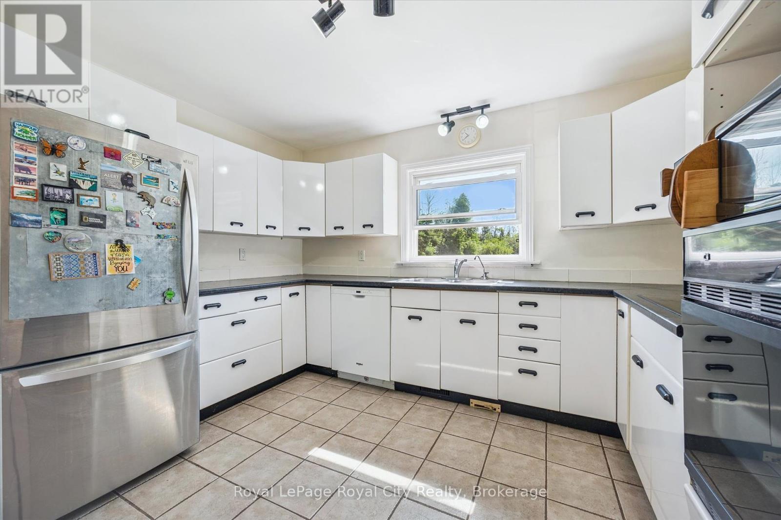 












6460 COUNTY ROAD 7

,
Centre Wellington,




Ontario
N0B1S0

