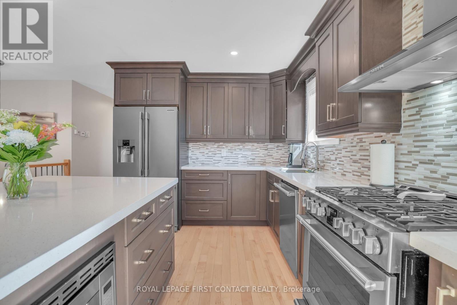 












23 SPENCER TRAIL

,
Oro-Medonte,




Ontario
L0L2L0


