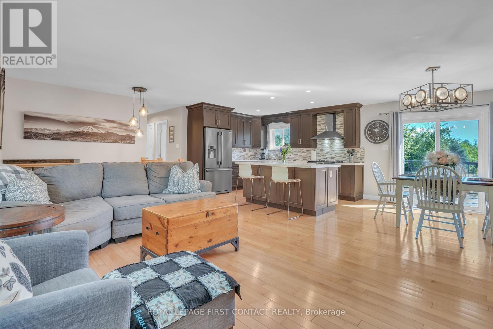 












23 SPENCER TRAIL

,
Oro-Medonte,




Ontario
L0L2L0

