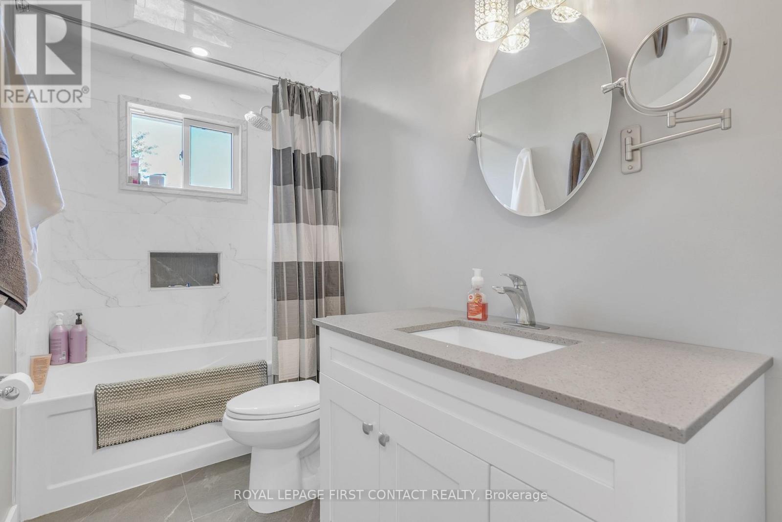 












23 SPENCER TRAIL

,
Oro-Medonte,




Ontario
L0L2L0

