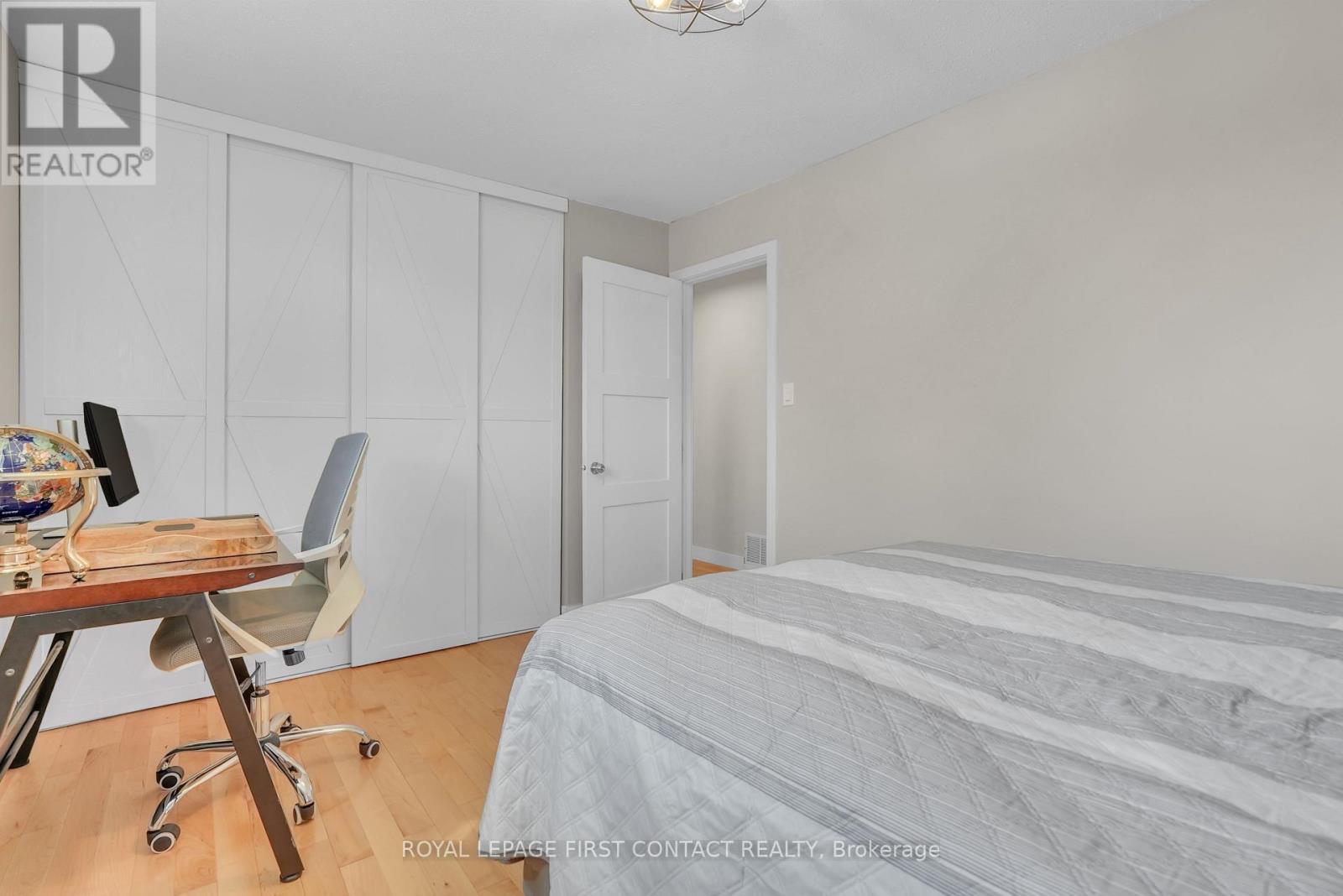 












23 SPENCER TRAIL

,
Oro-Medonte,




Ontario
L0L2L0


