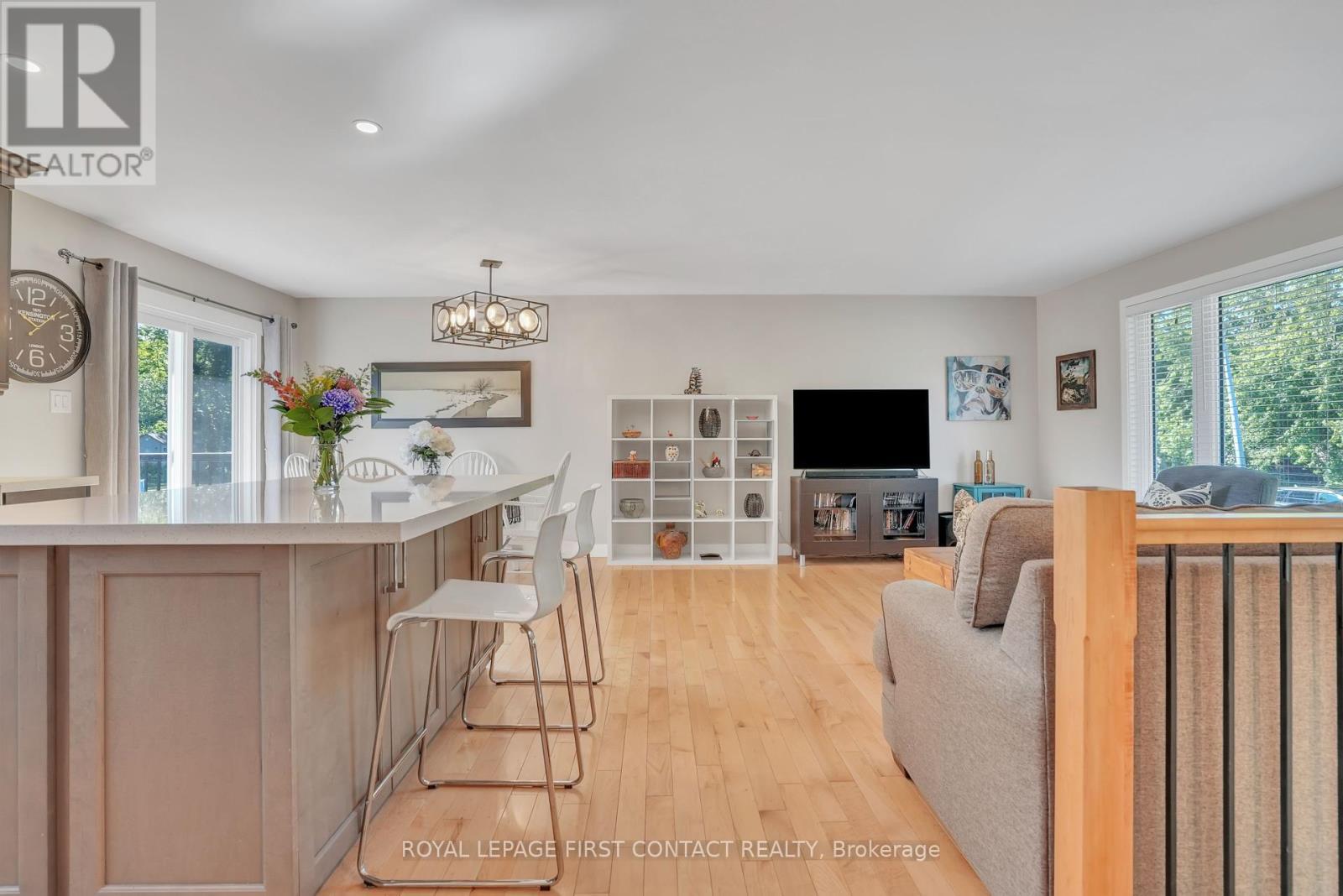 












23 SPENCER TRAIL

,
Oro-Medonte,




Ontario
L0L2L0

