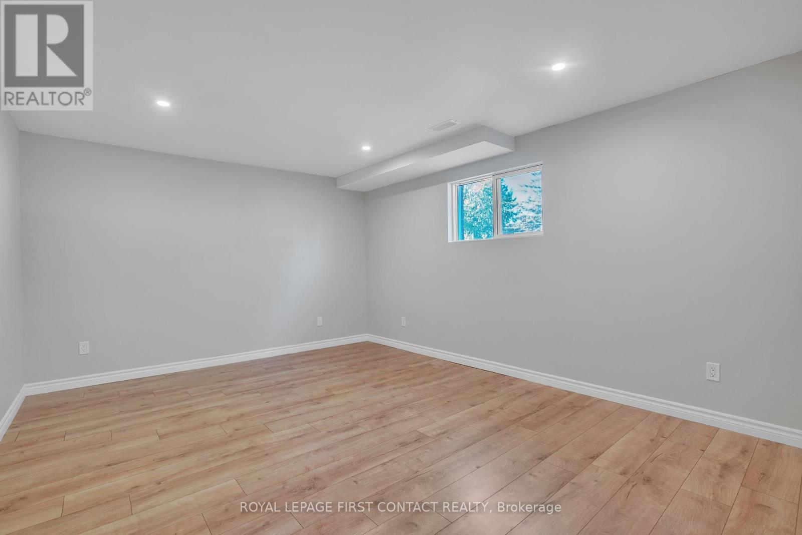












23 SPENCER TRAIL

,
Oro-Medonte,




Ontario
L0L2L0

