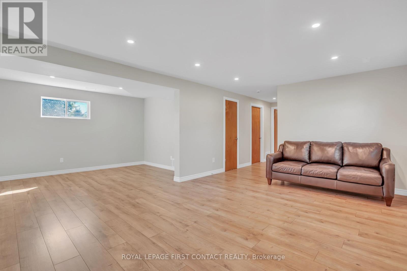 












23 SPENCER TRAIL

,
Oro-Medonte,




Ontario
L0L2L0

