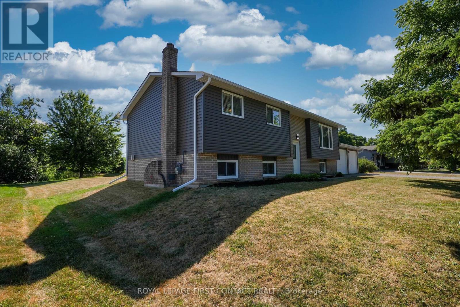 












23 SPENCER TRAIL

,
Oro-Medonte,




Ontario
L0L2L0

