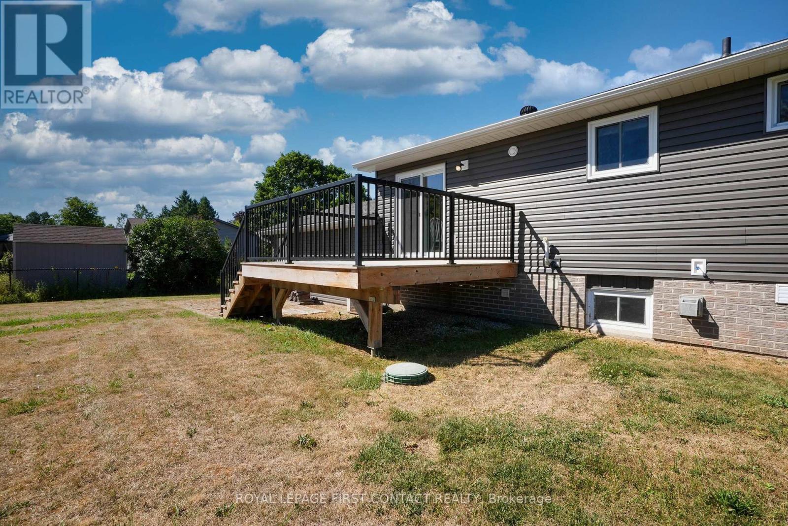 












23 SPENCER TRAIL

,
Oro-Medonte,




Ontario
L0L2L0

