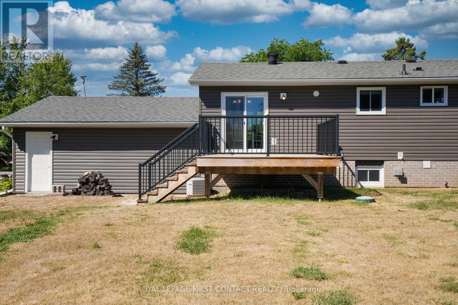 












23 SPENCER TRAIL

,
Oro-Medonte,




Ontario
L0L2L0

