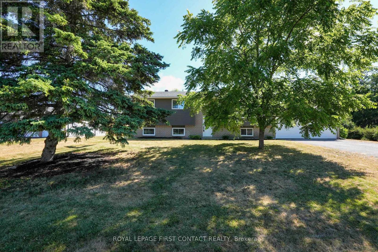 












23 SPENCER TRAIL

,
Oro-Medonte,




Ontario
L0L2L0

