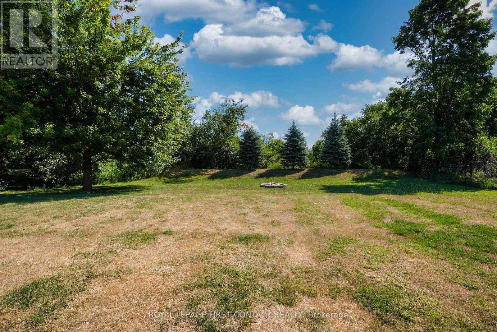












23 SPENCER TRAIL

,
Oro-Medonte,




Ontario
L0L2L0

