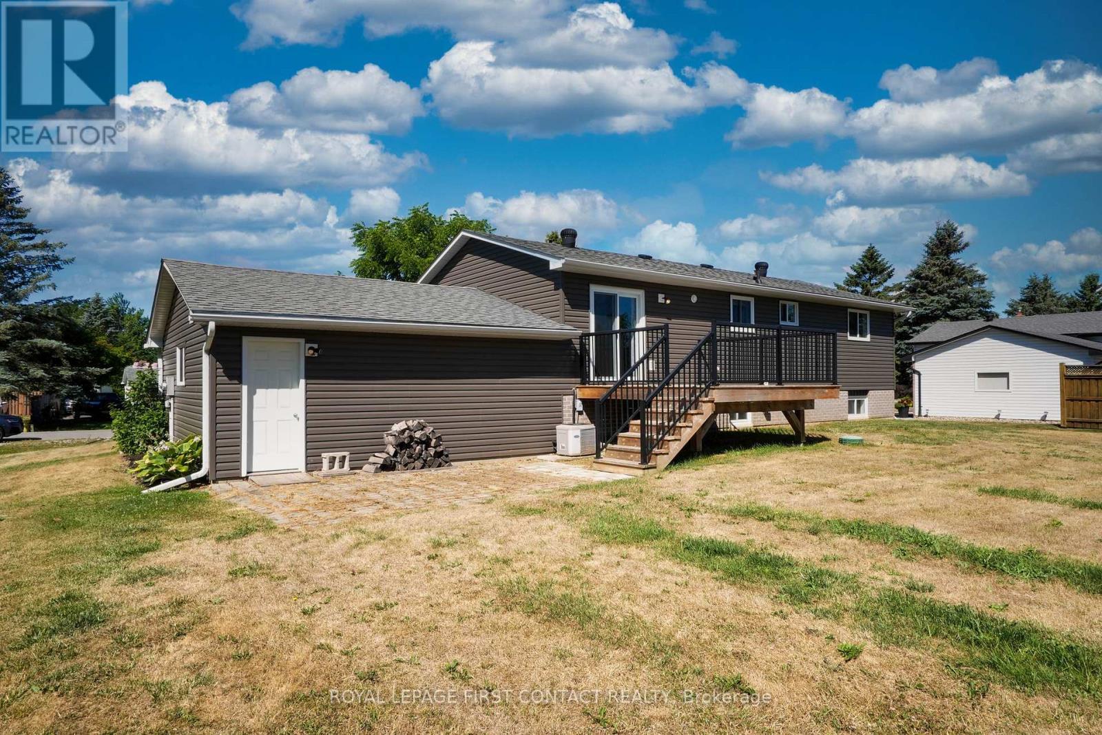 












23 SPENCER TRAIL

,
Oro-Medonte,




Ontario
L0L2L0

