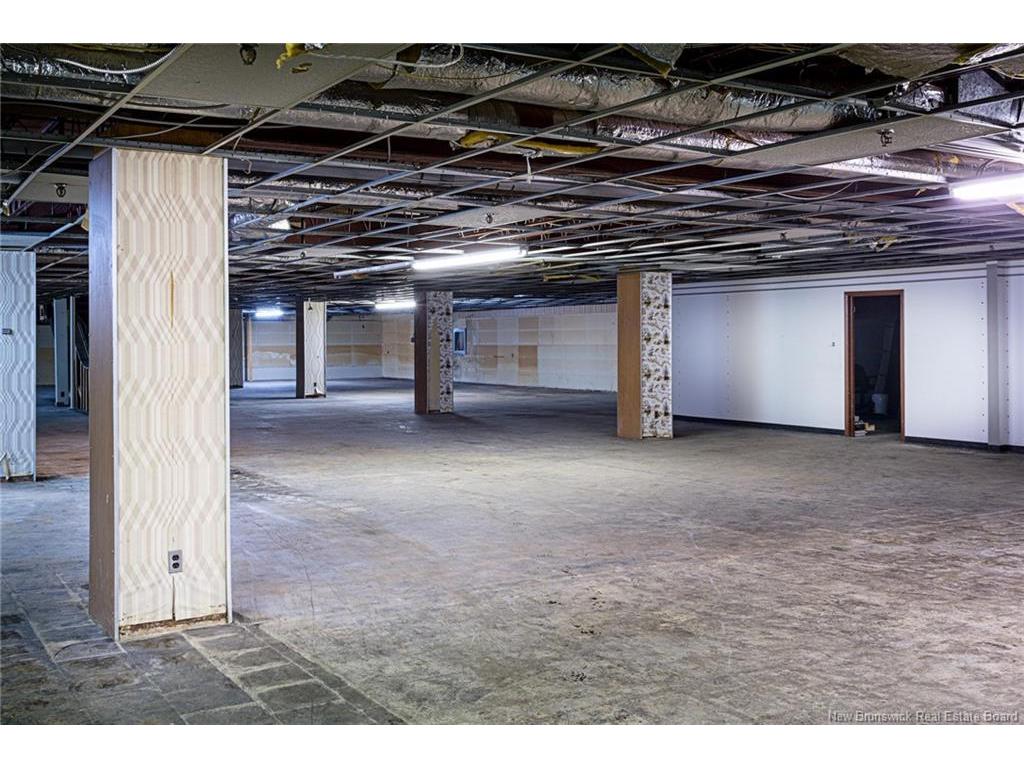 









159-163


Main

ST,
Bathurst,




NB
E2A 1A6

