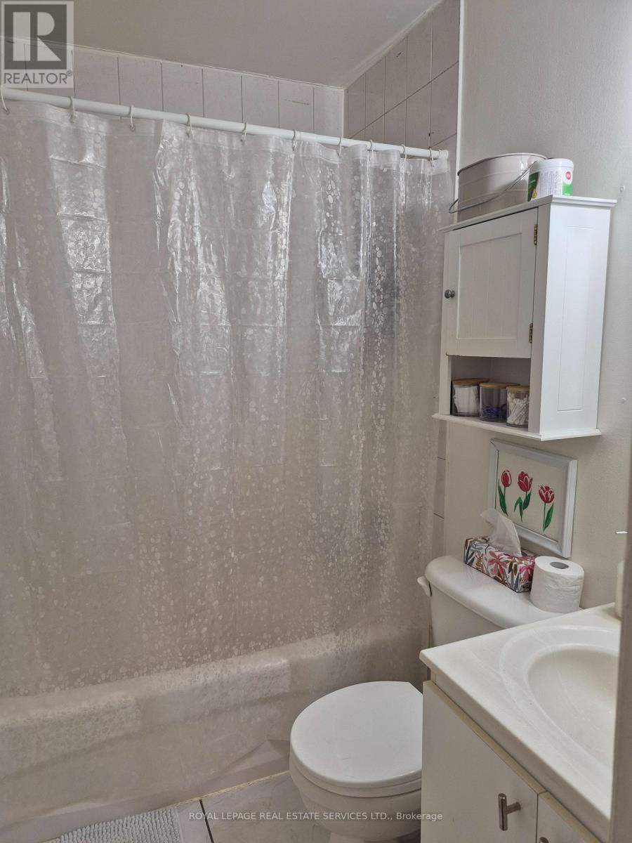 












MAIN FLOOR - 804 BLOOR STREET W

,
Toronto,




Ontario
M6G1L9

