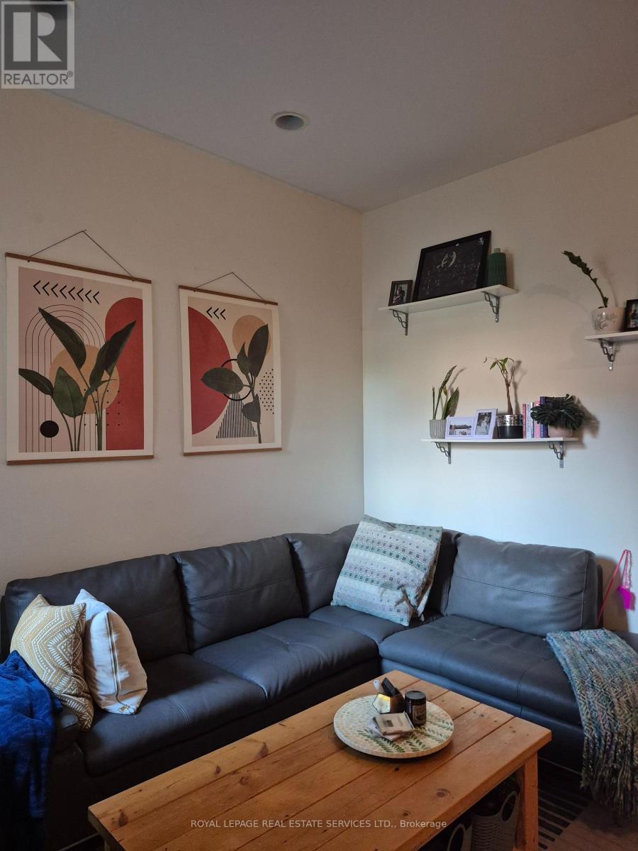 












MAIN FLOOR - 804 BLOOR STREET W

,
Toronto,




Ontario
M6G1L9

