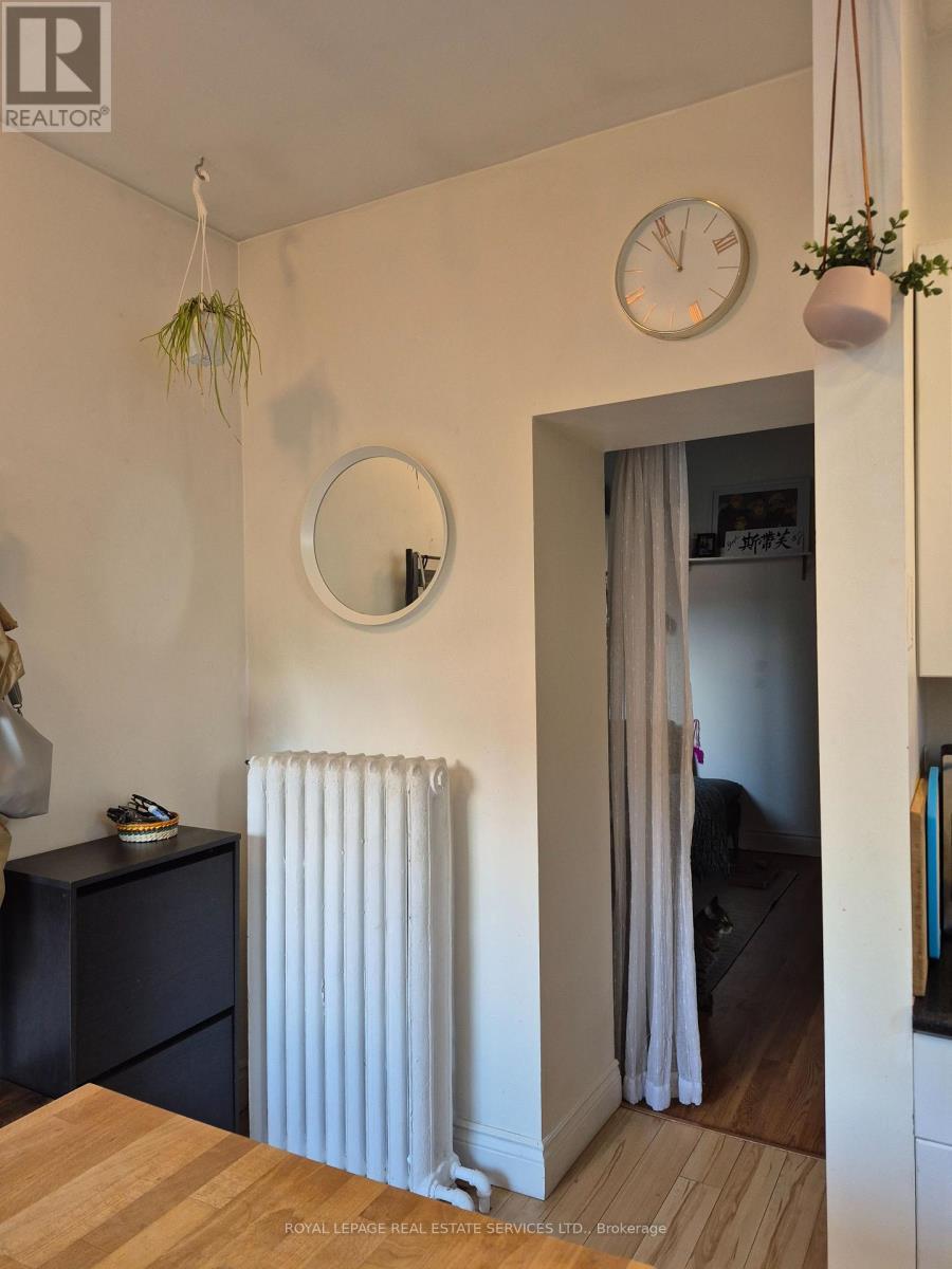 












MAIN FLOOR - 804 BLOOR STREET W

,
Toronto,




Ontario
M6G1L9

