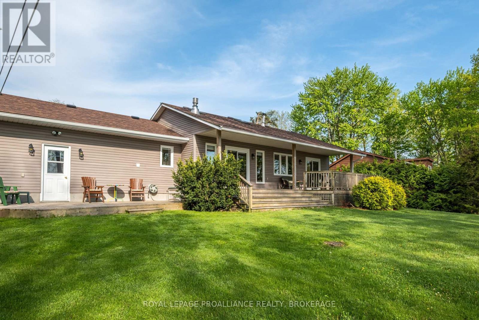 












14 SUNSET LANE

,
Greater Napanee (Greater Napanee),




Ontario
K7R3K7

