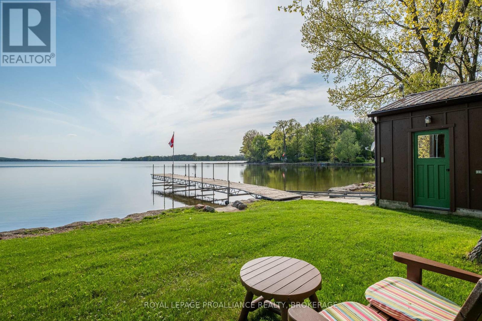 












14 SUNSET LANE

,
Greater Napanee (Greater Napanee),




Ontario
K7R3K7

