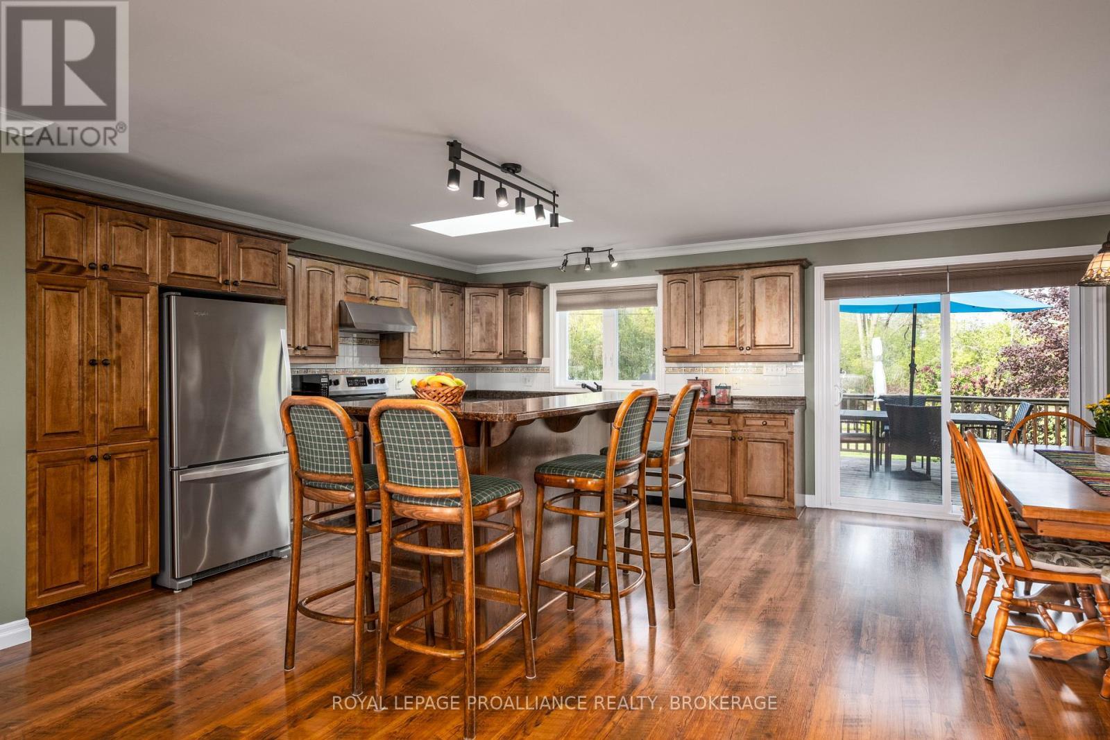 












14 SUNSET LANE

,
Greater Napanee (Greater Napanee),




Ontario
K7R3K7

